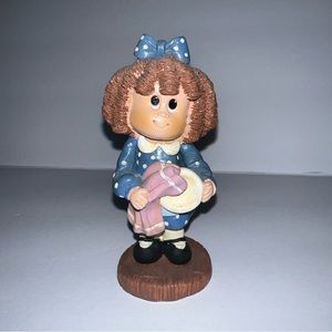 Shelby Ltd. - Little Blessings- Suzi-5.5" Girl Washing Dishes Figurine Statue